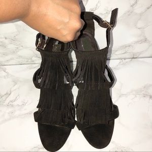 SASSY FRINGE SUEDE BLACK SANDALS HEELS 9.5M